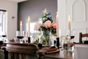 Read more about the article Feminine tablescape for hosting girl friends